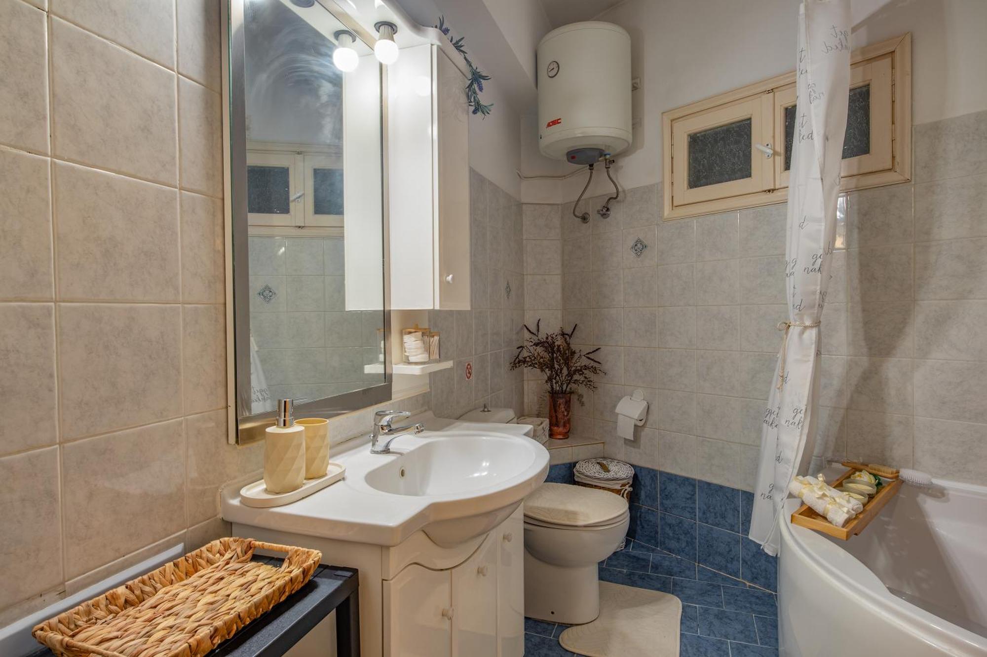 House Of Velenia - 2 Bedroom Apartment Near Old Town, Airport And Bus Station Corfu  Экстерьер фото