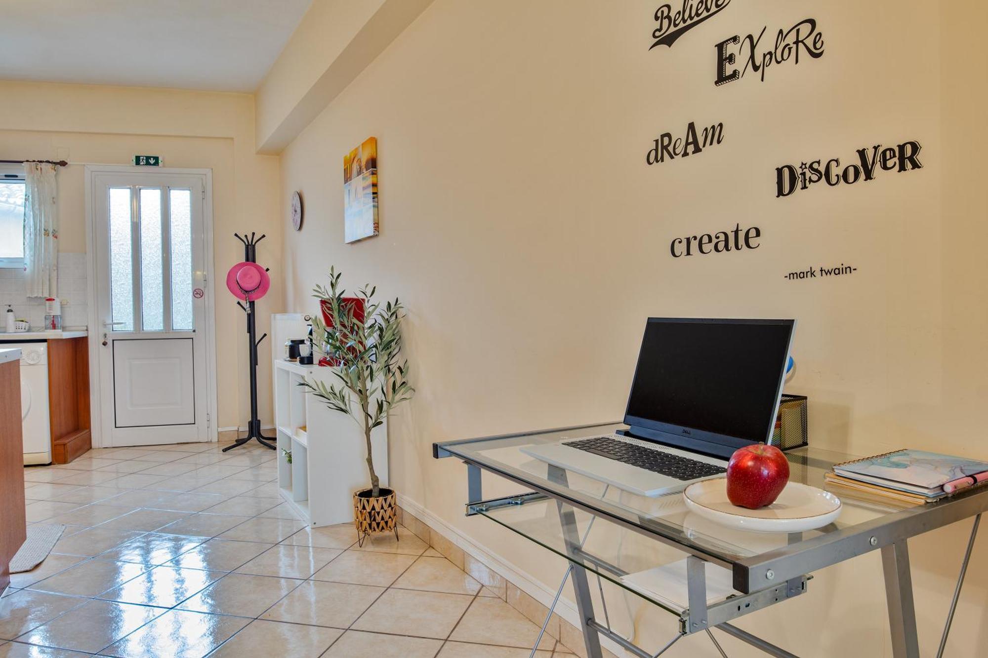 House Of Velenia - 2 Bedroom Apartment Near Old Town, Airport And Bus Station Corfu  Экстерьер фото