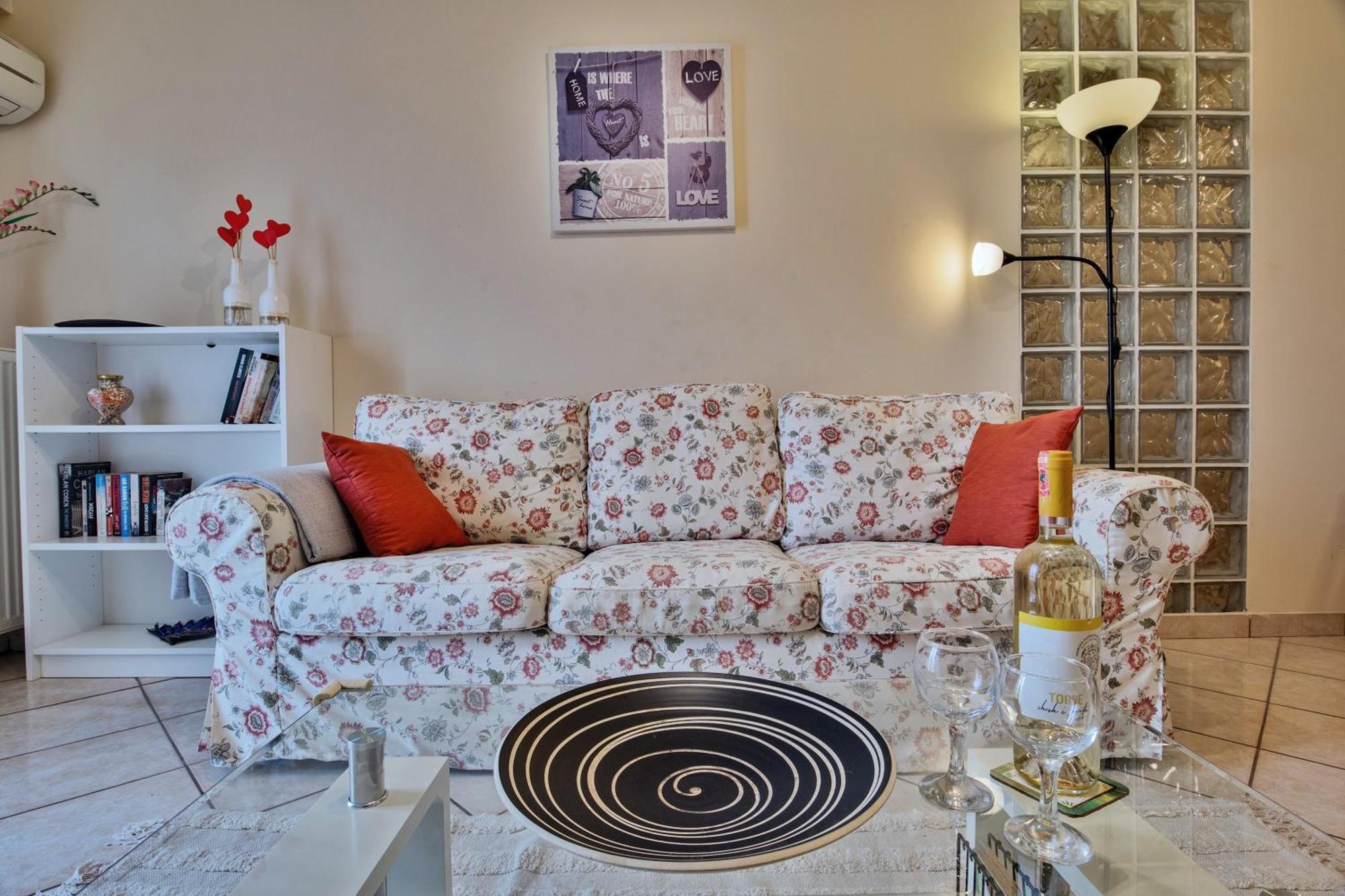 House Of Velenia - 2 Bedroom Apartment Near Old Town, Airport And Bus Station Corfu  Экстерьер фото