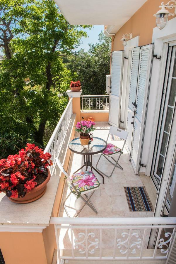 House Of Velenia - 2 Bedroom Apartment Near Old Town, Airport And Bus Station Corfu  Экстерьер фото